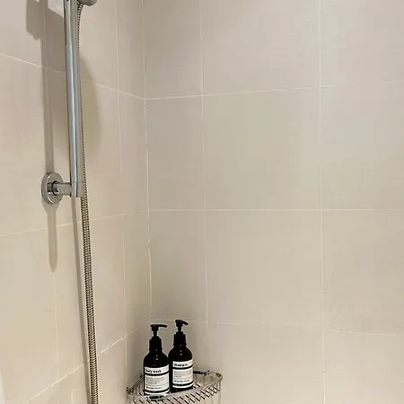 Cozy Staycation Near Moa With Pool Access Netflix Wifi Good For 4