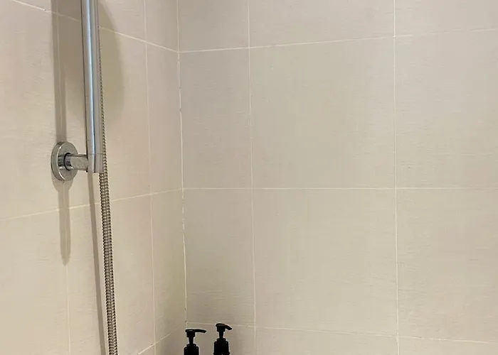 Cozy Staycation Near Moa With Pool Access Netflix Wifi Good For 4